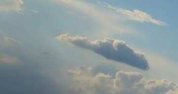 FX №65379 Couverture. Cumulus dans le ciel bleu.